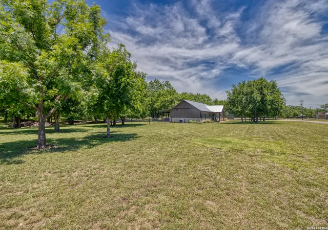 Photo 3 of Sale Pending at 863 Flatrock Circle, Leakey, TX 78873 | MLS# 1972114 | Listing updated on 2026-09-08