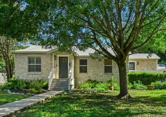 Homes for sale in Alamo Heights, TX | 265 E Oakview Pl, Alamo Heights, TX 78209 | MLS# 1972116