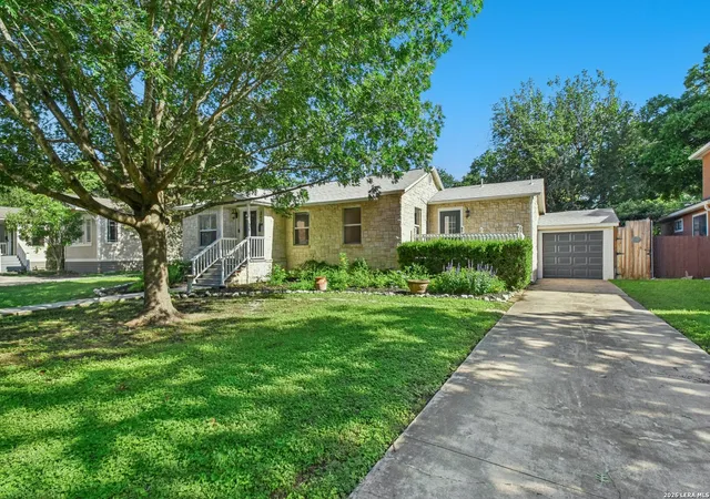 Homes for sale in Alamo Heights, TX | 265 E Oakview Pl, Alamo Heights, TX 78209 | MLS# 1972116