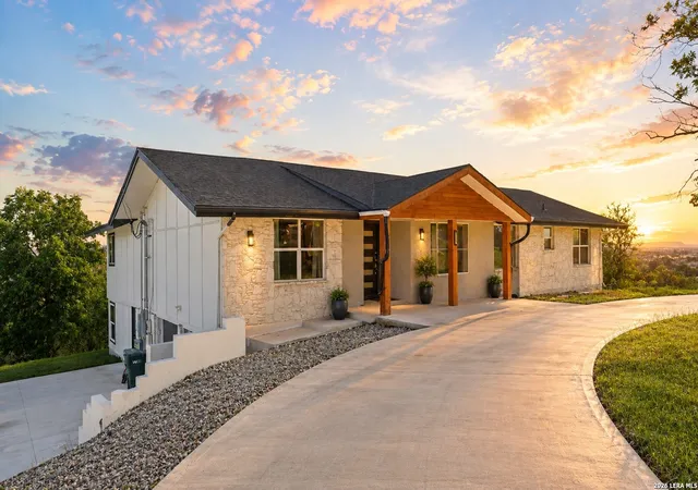 Photo 1 of Sale Pending at 6715 E Queens Crown St, San Antonio, TX 78233 | MLS# 1972138 | Listing updated on 2026-09-19