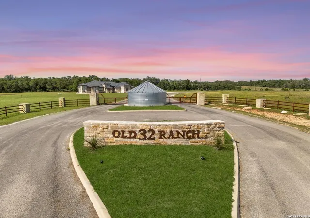 5th image of 618 Windmill Ridge Dr, Blanco, TX 78606 | MLS# 1972178