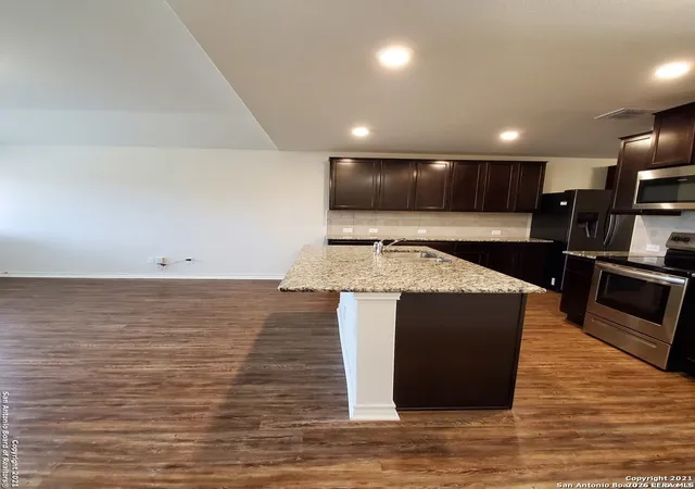 Photo 4 of Sale Pending at 8062 Halo Cir, San Antonio, TX 78252 | MLS# 1972210 | Listing updated on 2026-09-09