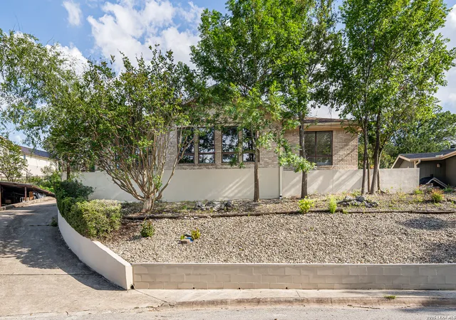 Photo 1 of Single family home for sale at 1307 Malibu Dr, Kerrville, TX 78028 | MLS# 1972229 | Listing updated on 2026-06-22