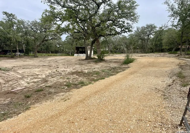 3rd image of 204 Hickory Hill Dr, La Vernia, TX 78121 | MLS# 1972261