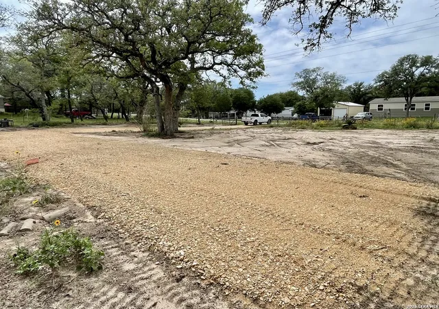 4th image of 204 Hickory Hill Dr, La Vernia, TX 78121 | MLS# 1972261