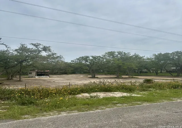 6th image of 204 Hickory Hill Dr, La Vernia, TX 78121 | MLS# 1972261