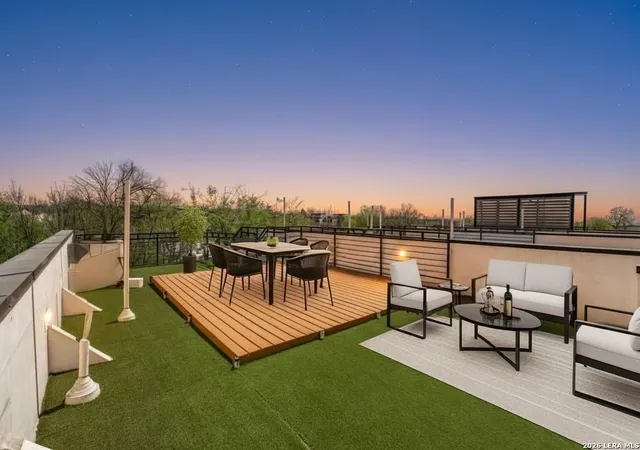 2nd image of 308 S Mesquite St, San Antonio, TX 78203
