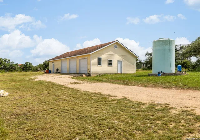 3rd image of 1110 Oakwood Loop, San Marcos, TX 78666 | MLS# 1972330