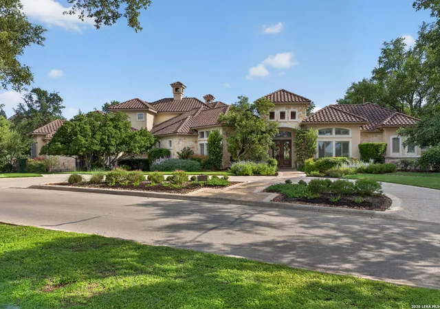 Photo 3 of Sale Pending at 14 Champions Way, San Antonio, TX 78258 | MLS# 1972333 | Listing updated on 2026-08-21