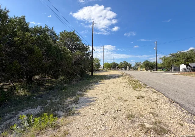 Homes for sale in Canyon Lake, TX | 2021 Ronda Ct, Canyon Lake, TX 78133 | MLS# 1972338