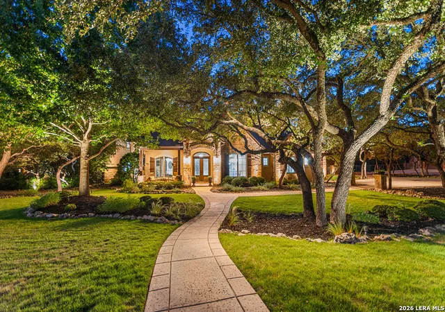 Photo 3 of Sale Pending at 25 Stone Ter, Fair Oaks Ranch, TX 78015 | MLS# 1972355 | Listing updated on 2026-08-10