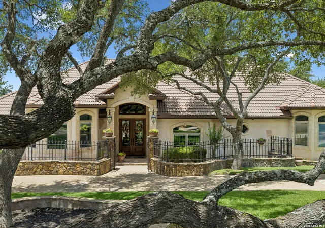 2nd image of 318 Hyacinth Ln, San Antonio, TX 78260 | MLS# 1972366