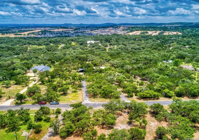 Photo 3 of Sale Pending at 28422 Timberline Dr, San Antonio, TX 78260 | MLS# 1972403 | Listing updated on 2026-08-11