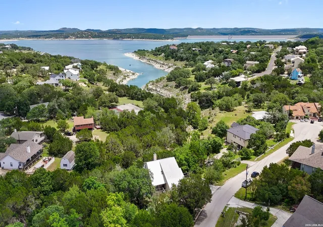 Photo 1 of Single family home for sale at 971 Barbara Dr, Canyon Lake, TX 78133 | MLS# 1972408 | Listing updated on 2026-06-14
