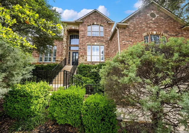 Photo 2 of Sale Pending at 21502 Granada Hl, San Antonio, TX 78256 | MLS# 1972430 | Listing updated on 2026-08-24