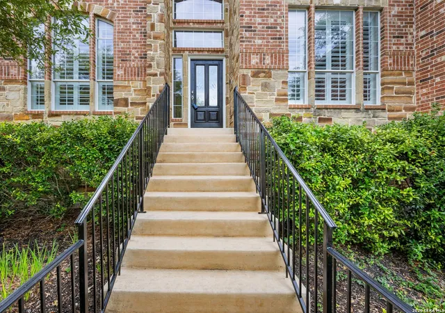 Photo 3 of Sale Pending at 21502 Granada Hl, San Antonio, TX 78256 | MLS# 1972430 | Listing updated on 2026-08-24