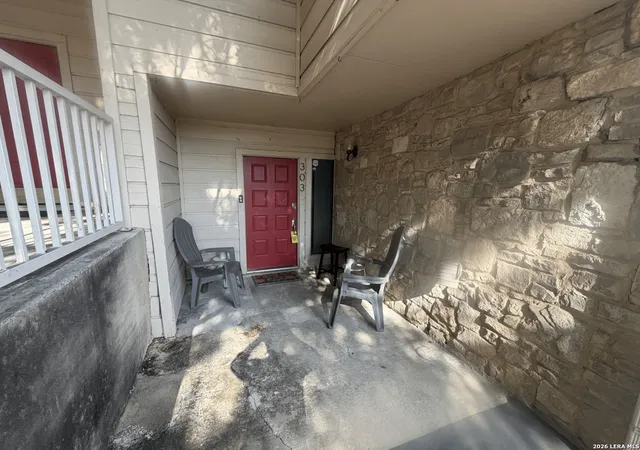 Listing Photo 2 - Condo for sale in building located at 829 W Bitters, San Antonio, TX 78216 - Unit #303
