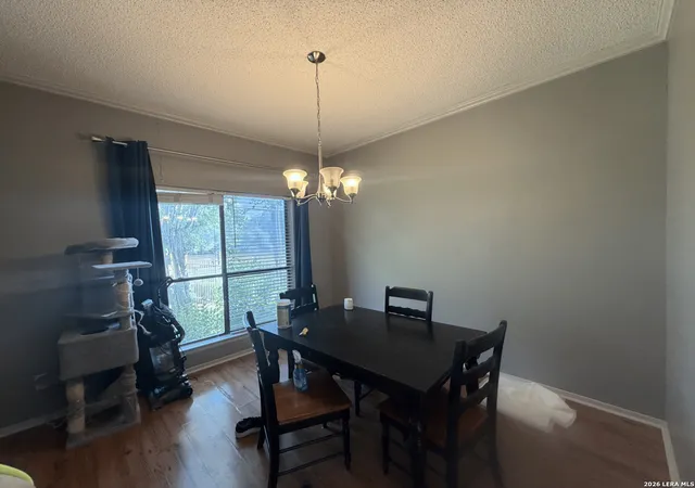 Listing Photo 5 - Condo for sale in building located at 829 W Bitters, San Antonio, TX 78216 - Unit #303