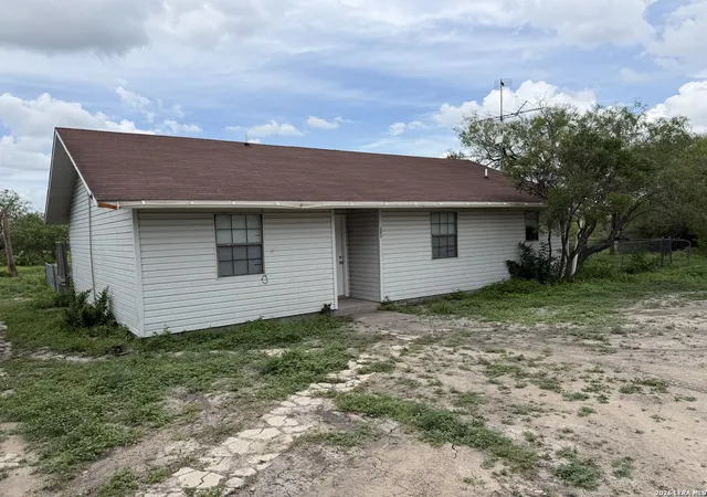 Homes for sale in Three Rivers, TX | 121 Lauryn St, Three Rivers, TX 78071 | MLS# 1972463