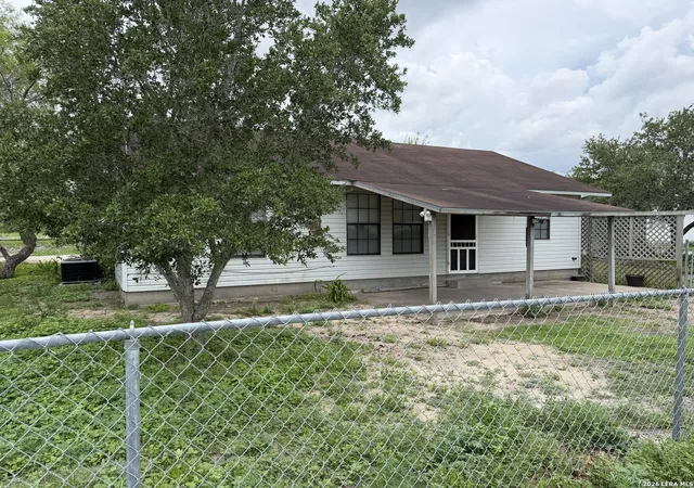 Homes for sale in Three Rivers, TX | 121 Lauryn St, Three Rivers, TX 78071 | MLS# 1972463