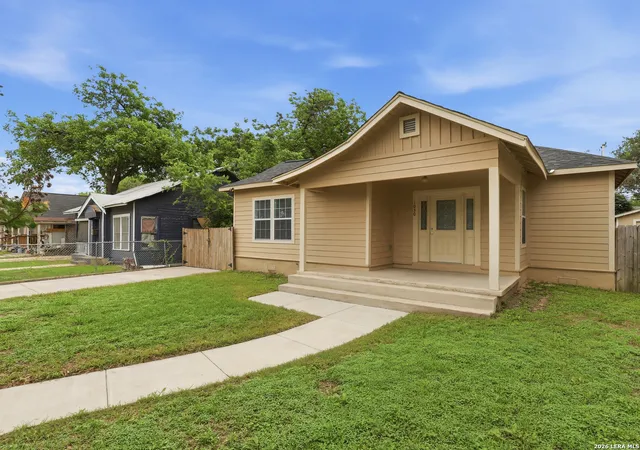3rd image of 1030 W Winnipeg Ave, San Antonio, TX 78225 | MLS# 1972479