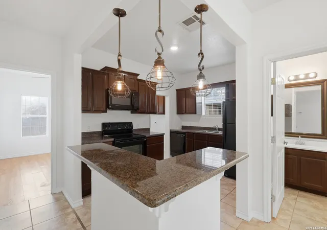 4th image of 1030 W Winnipeg Ave, San Antonio, TX 78225 | MLS# 1972479