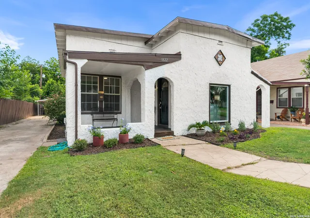 Homes for sale in San Antonio, TX | 1822 W Magnolia, San Antonio, TX 78201 | MLS# 1972502