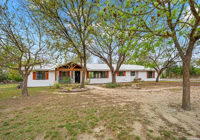 3rd image of 1094 Harper Road, Kerrville, TX 78028 | MLS# 1972511