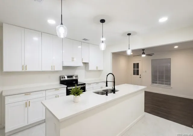Homes for sale in San Antonio, TX | 2323 E Crockett St, San Antonio, TX 78202 | MLS# 1972523