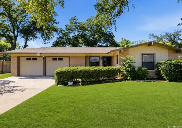 Photo 1 of Single family home for sale at 425 E Wright Blvd, Universal City, TX 78148 | MLS# 1972534 | Listing updated on 2026-09-14