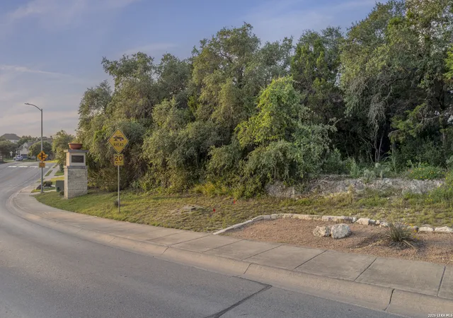 33rd image of 419 Knights Cross Dr, San Antonio, TX 78258 | MLS# 1972558