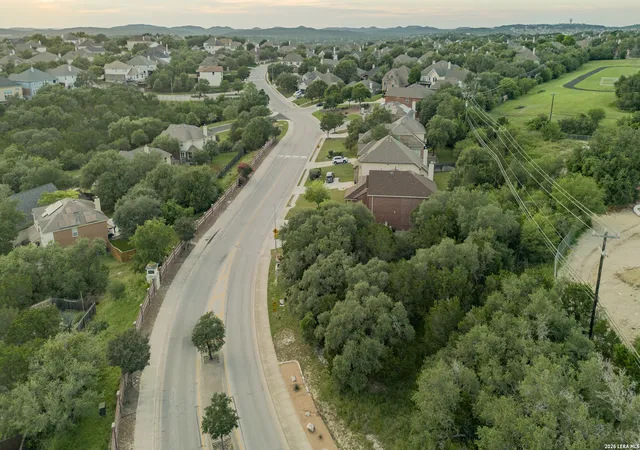 4th image of 419 Knights Cross Dr, San Antonio, TX 78258 | MLS# 1972558