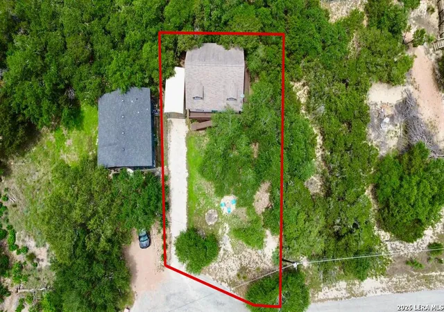 Photo 2 of Single family home for sale at 208 Woodridge, Canyon Lake, TX 78133 | MLS# 1972597 | Listing updated on 2026-08-07