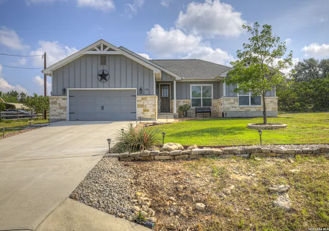 Photo 1 of Single family home for sale at 1720 Rocky Ridge Loop, Canyon Lake, TX 78133 | MLS# 1972632 | Listing updated on 2026-08-24