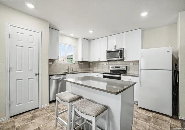 Photo 3 of Single family home for sale at 906 Crested Iris, New Braunfels, TX 78130 | MLS# 1972666 | Listing updated on 2026-08-05