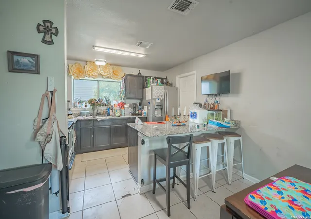 5th image of 9715 Sugarloaf Dr, San Antonio, TX 78245 | MLS# 1972700