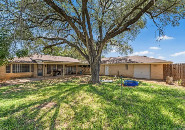 2nd image of 198 Encino Dr, Pearsall, TX 78061 | MLS# 1972733