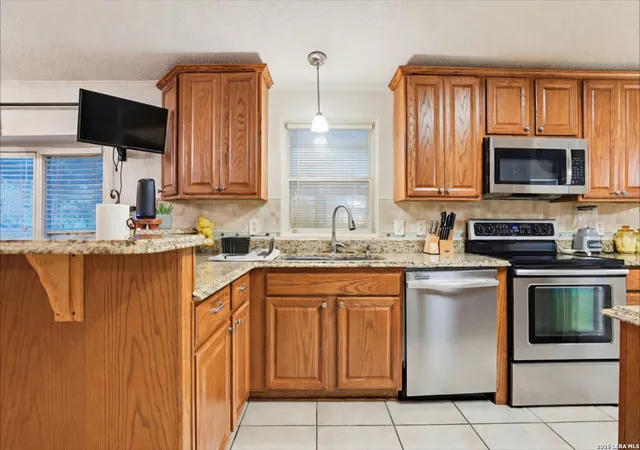 Photo 3 of Single family home for sale at 227 Misty Bnd, Floresville, TX 78114 | MLS# 1972776 | Listing updated on 2026-09-10