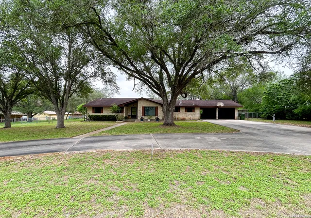 Homes for sale in Beeville, TX | 5121 Star Trek, Beeville, TX 78102 | MLS# 1972919