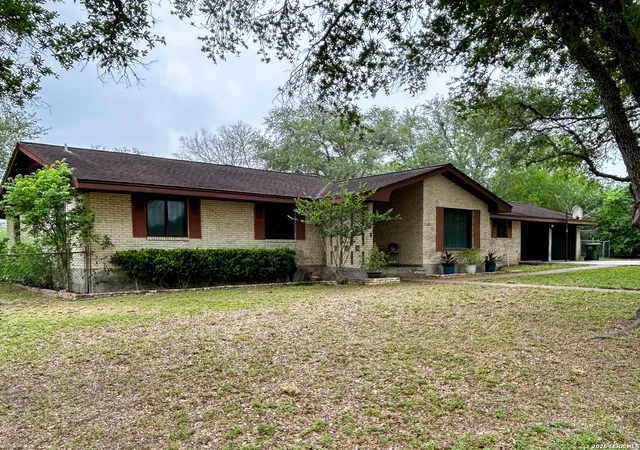 Homes for sale in Beeville, TX | 5121 Star Trek, Beeville, TX 78102 | MLS# 1972919
