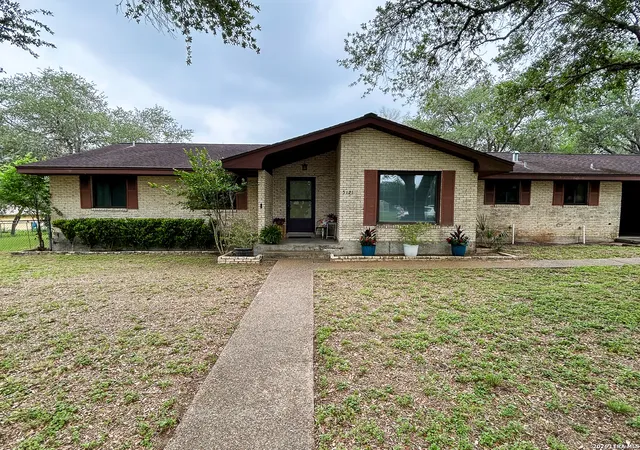 Homes for sale in Beeville, TX | 5121 Star Trek, Beeville, TX 78102 | MLS# 1972919