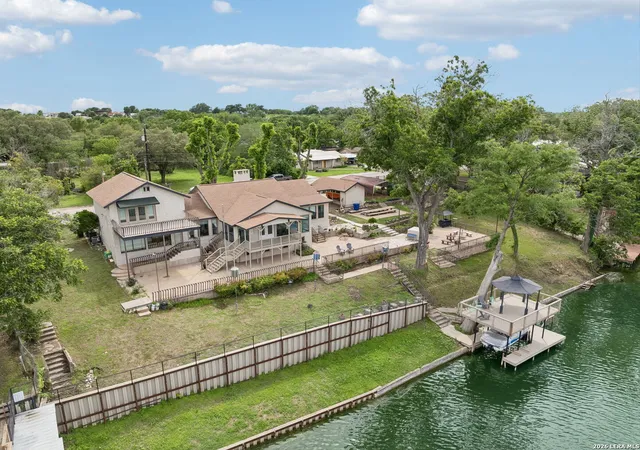Photo 2 of Single family home for sale at 939 Reiley Rd, Seguin, TX 78155 | MLS# 1972922 | Listing updated on 2026-07-31