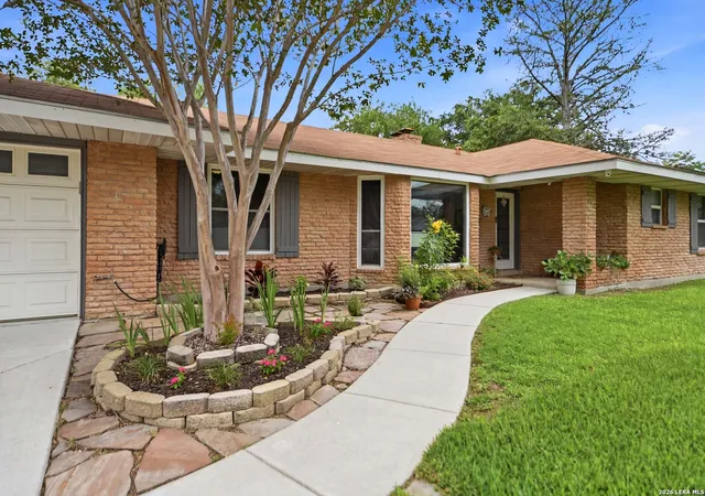 2nd image of 429 Driftwind Dr, Windcrest, TX 78239 | MLS# 1972932