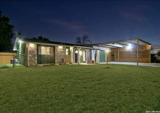 2nd image of 7226 Westglade Dr, San Antonio, TX 78227 | MLS# 1972951