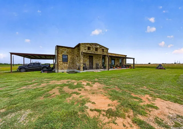 image of 2193 State Hwy 97 W, Floresville, TX 78114 | MLS# 1972987