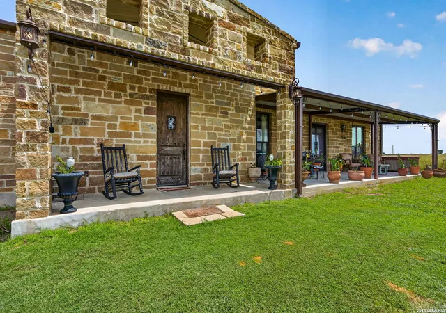 image of 2193 State Hwy 97 W, Floresville, TX 78114 | MLS# 1972987