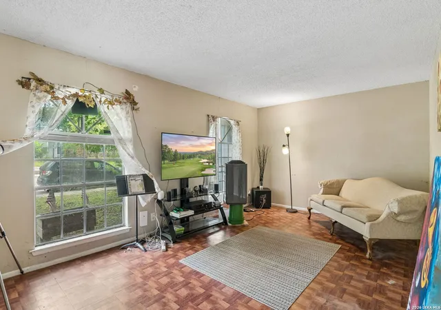 Photo 4 of Sale Pending at 6934 Neston Dr, San Antonio, TX 78239 | MLS# 1972990 | Listing updated on 2026-09-08