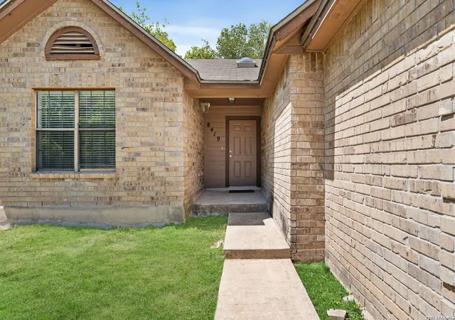 Photo 3 of Single family home for sale at 8419 Tiguex, Universal City, TX 78148 | MLS# 1972998 | Listing updated on 2026-09-08