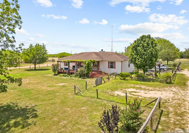 4th image of 425 Old Pleasanton Rd, San Antonio, TX 78264 | MLS# 1973021