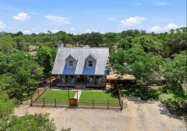 Photo 3 of Single family home for sale at 125 River Bluff Dr, Boerne, TX 78006 | MLS# 1973025 | Listing updated on 2026-09-17